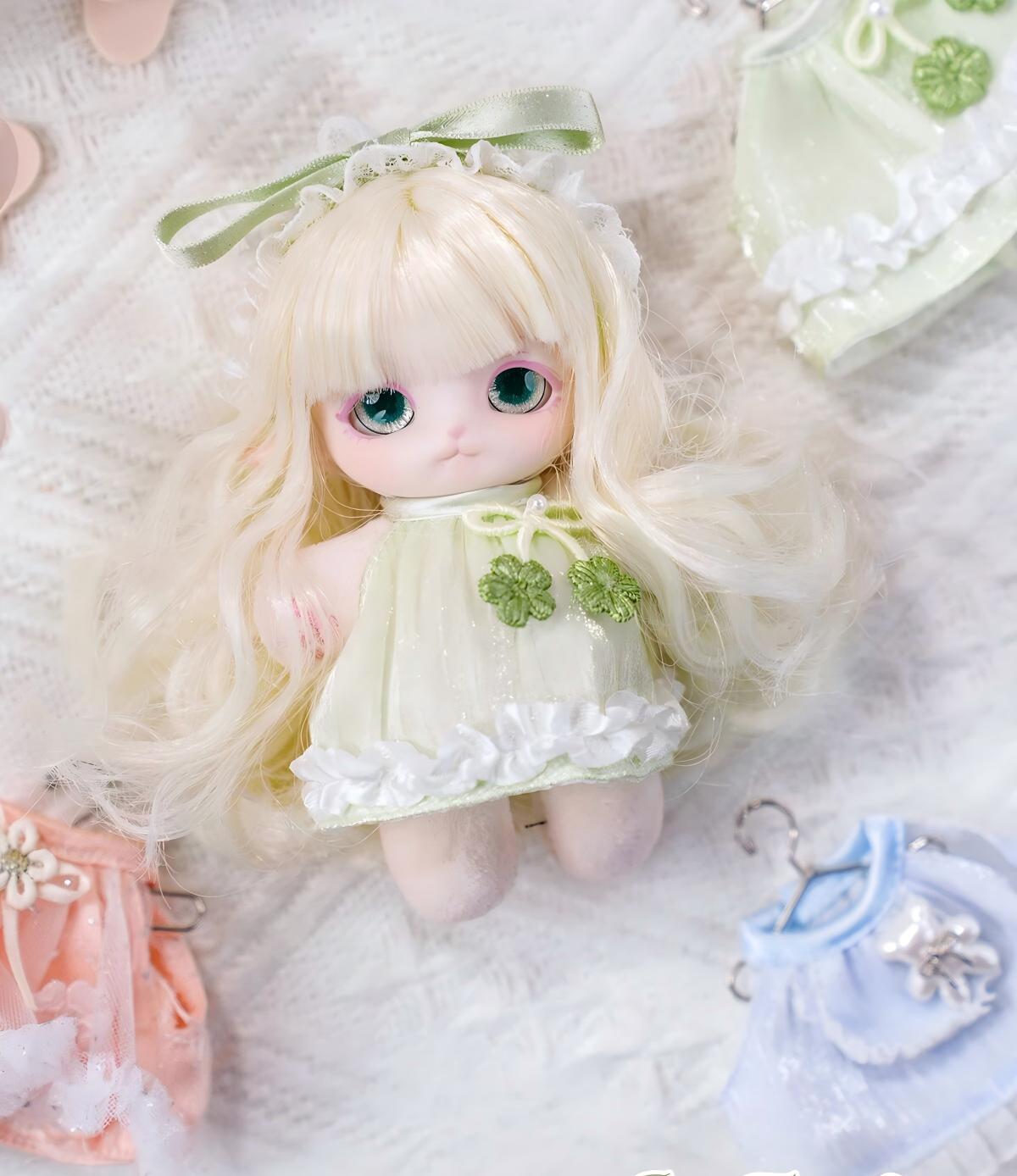 Mimia Party Fashion Show Plush Charm