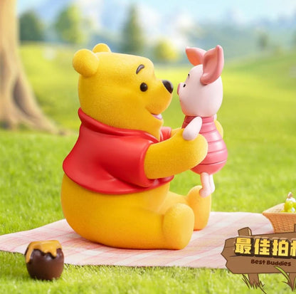 Disney - Carefree Winnie the pooh
