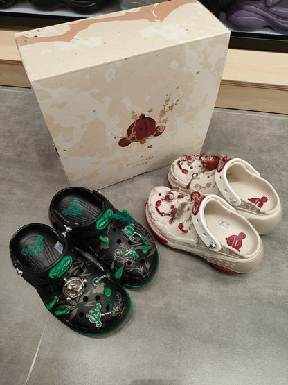 CROCS × SKULLPANDA Fashionable and Casual