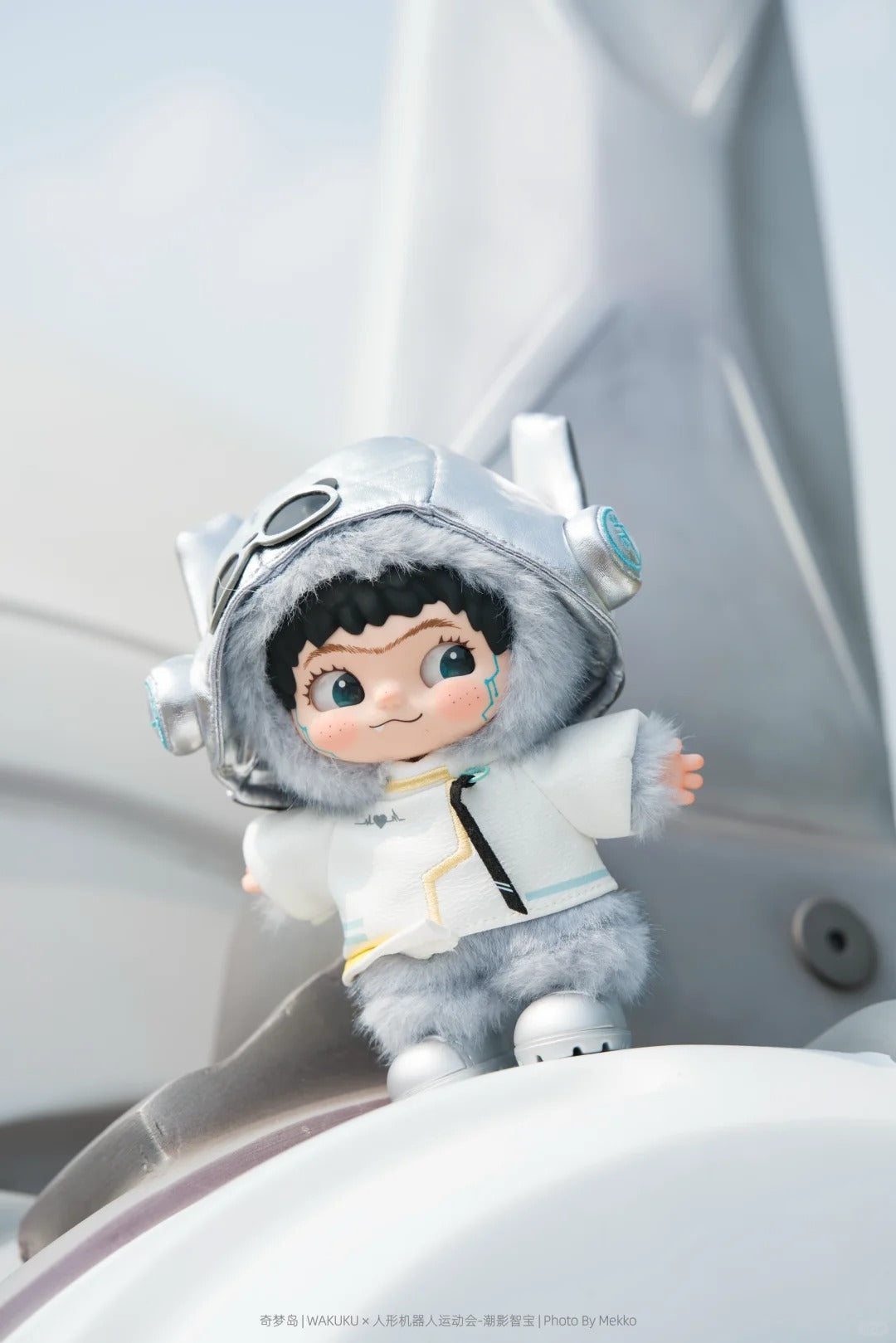 WAKUKU World Humanoid Robot Games Vinyl Plush Doll Pendant - Iridescent Zhibao