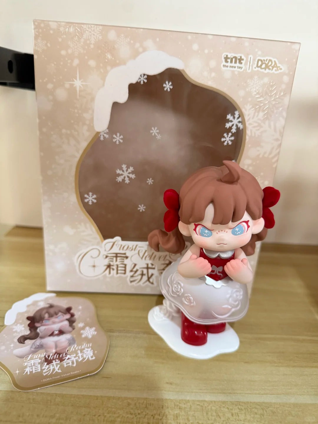 Dora Frosty Velvet Wonderland （Hanging Card ）