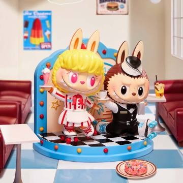 THE MONSTERS Cafeteria Figurine