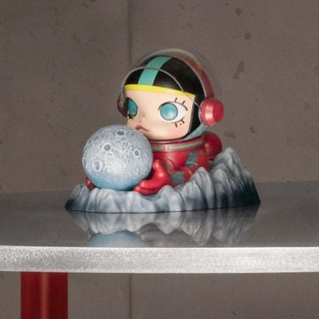 MEGA SPACE MOLLY "Hello- Moon" Ambient Moon Lamp（Launches on the 5th）